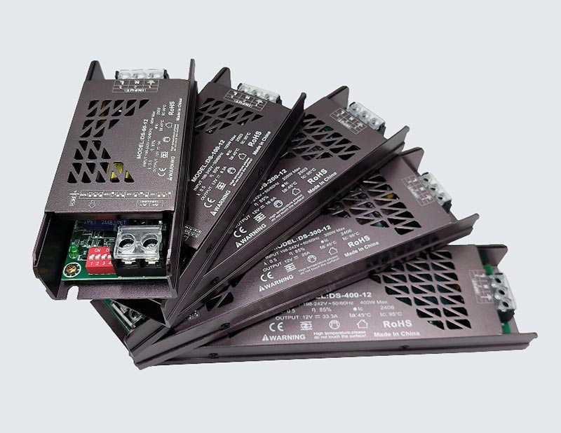 Comment la bande lumineuse LED peut-elle correspondre à l'alimentation à découpage linéaire LED appropriée ?